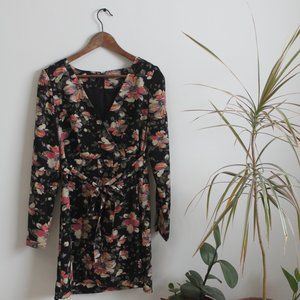 Dark floral longsleeve mini dress with waist tie (M)